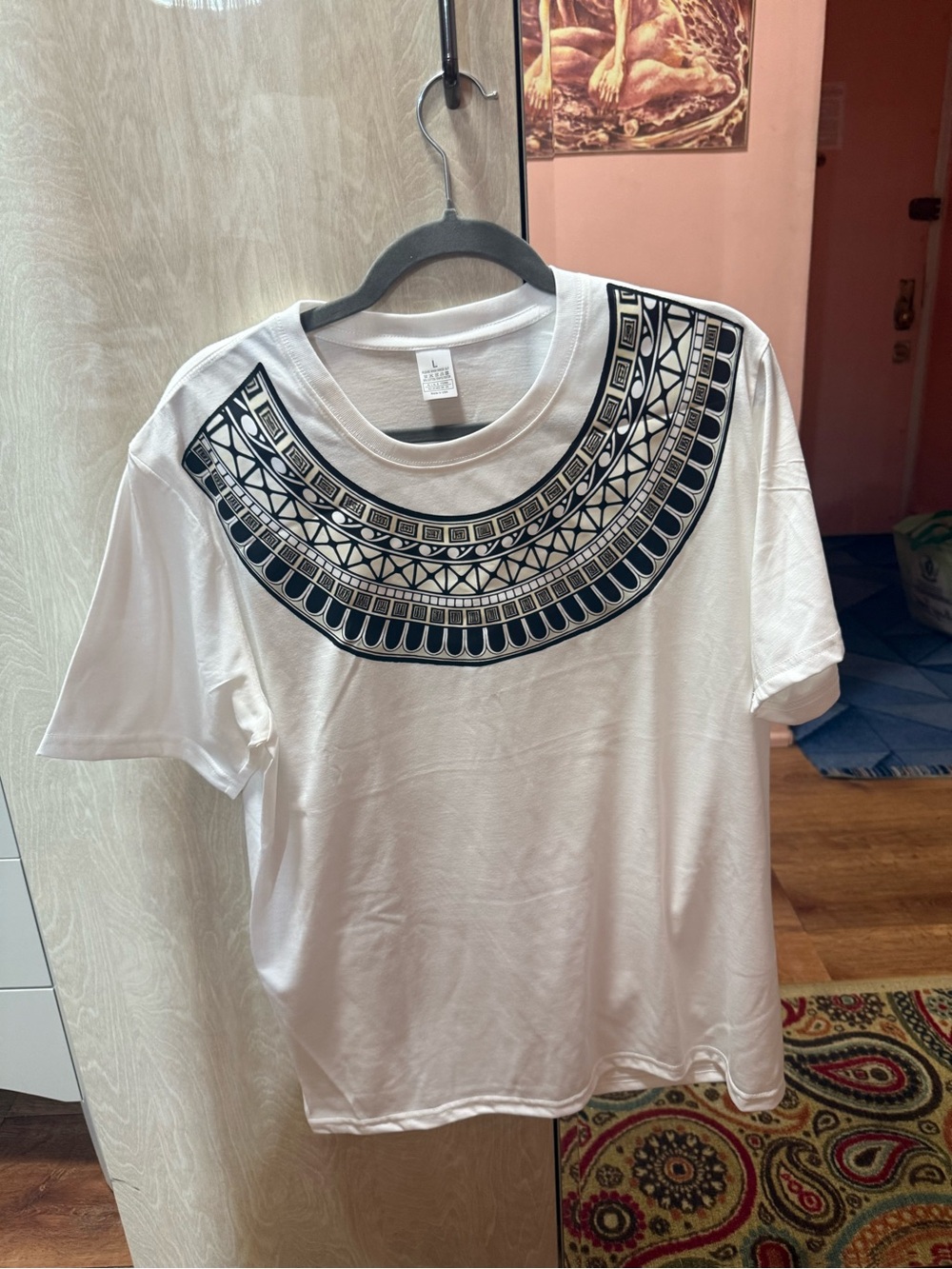 Woman’s White Crew Neck Graphic Print Tee, Short Sleeve, Size L Cotton Blend